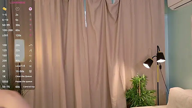 lisabaus online show from October 2025 07:10:01 AM