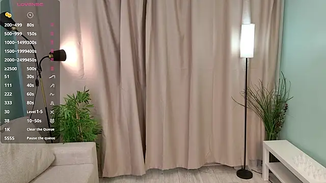 lisabaus online show from February 2026 07:09:01 AM