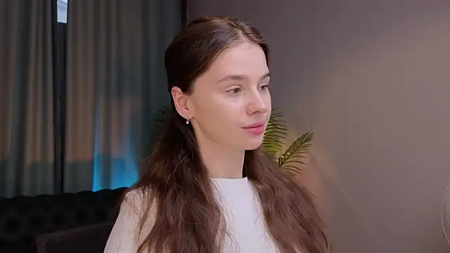 Olivia Farrell online show from September 2025 12:34:02 PM