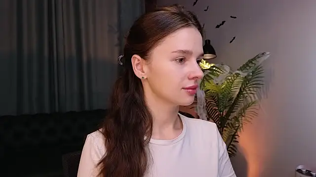 Olivia Farrell online show from October 2025 12:46:01 PM