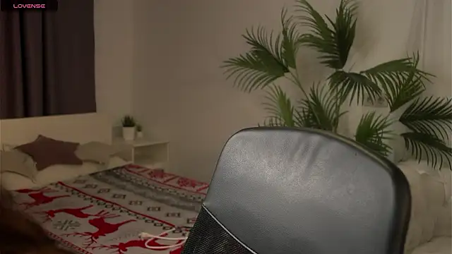 Olivia Farrell online show from March 2026 01:33:01 PM