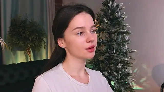 Olivia Farrell online show from December 2025 01:10:02 PM