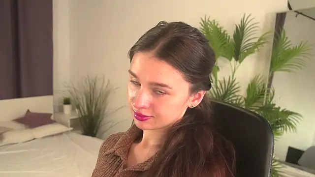 Olivia Farrell online show from November 2025 12:53:02 PM