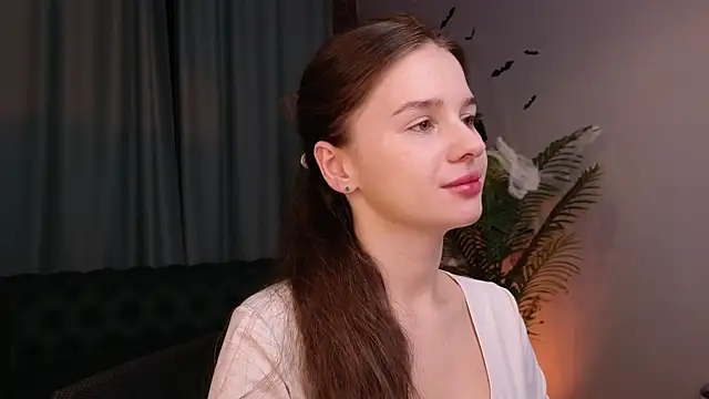 Olivia Farrell online show from October 2025 12:39:02 PM