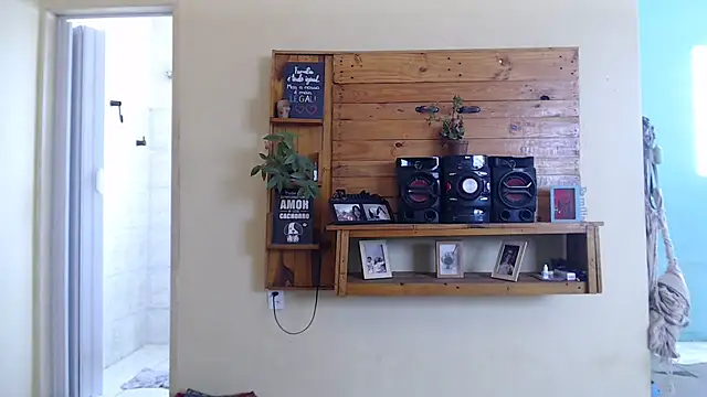 ayanahot  online show from October 2025 12:15:01 PM