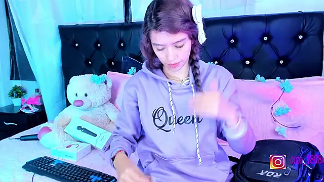 Snapshot of Sofiia_cute_ chatting on November 2025 03:31:02 AM Sofiia cute online show from November 2025 03:31:02 AM