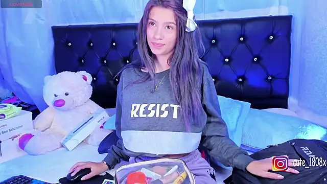 Snapshot of Sofiia_cute_ chatting on September 2025 10:37:02 PM Sofiia cute online show from September 2025 10:37:02 PM