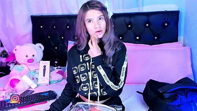 Snapshot of Sofiia_cute_ chatting on November 2025 04:02:01 AM Sofiia cute online show from November 2025 04:02:01 AM