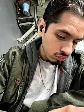 mrredcorn online show from November 2025 01:33:02 PM