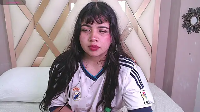 Snapshot of Zara_Snow chatting on November 2025 03:48:02 PM Zara Snow online show from November 2025 03:48:02 PM