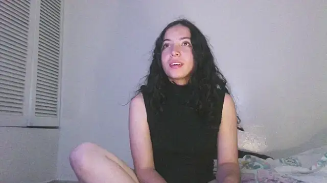 Snapshot of aliceclair_ chatting on October 2025 04:22:02 AM aliceclair  online show from October 2025 04:22:02 AM