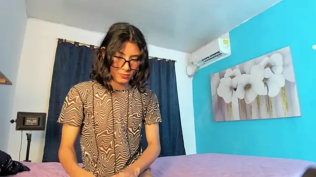 angel hasss online show from September 2025 02:45:01 AM