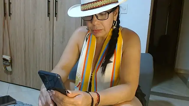 naiaratobon   online show from June 2026 03:13:02 AM