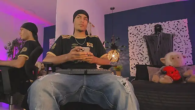 Adonis WB online show from October 2025 08:06:02 PM