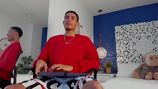 Adonis WB online show from September 2025 04:49:02 PM