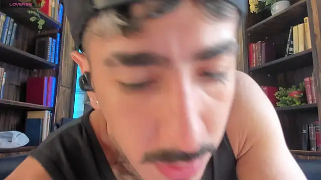 Donovan Desmond online show from October 2025 07:57:02 PM