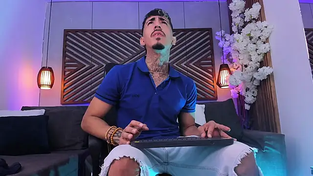 Donovan Desmond online show from February 2026 03:35:02 AM