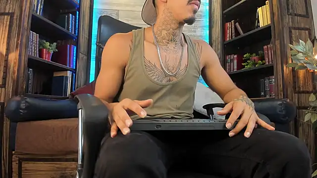Donovan Desmond online show from October 2025 07:59:02 PM