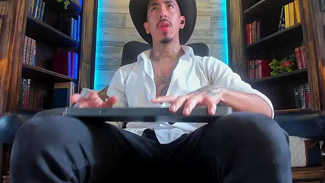 Donovan Desmond online show from October 2025 08:10:01 PM