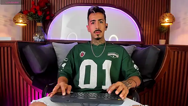 Donovan Desmond online show from March 2026 07:59:01 PM