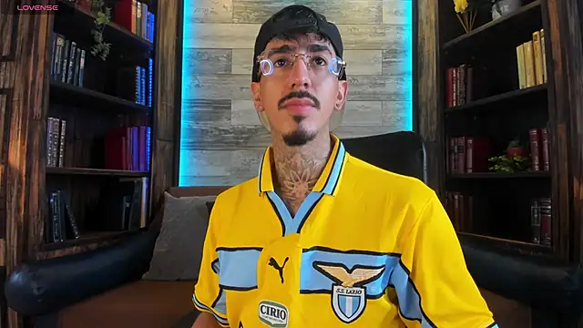 Donovan Desmond online show from November 2025 09:51:02 PM