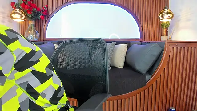 Donovan Desmond online show from December 2025 07:34:02 PM