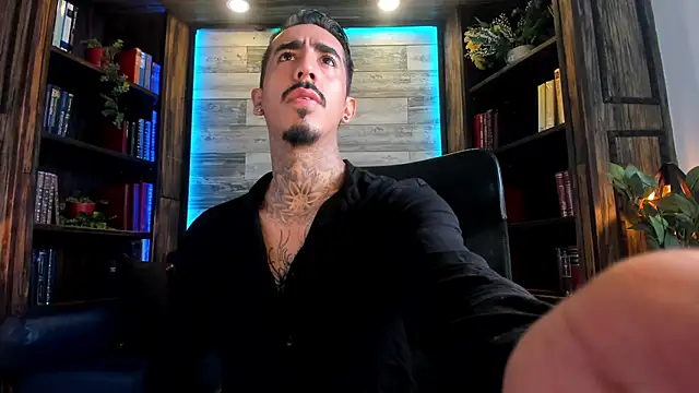 Donovan Desmond online show from December 2025 08:08:02 PM