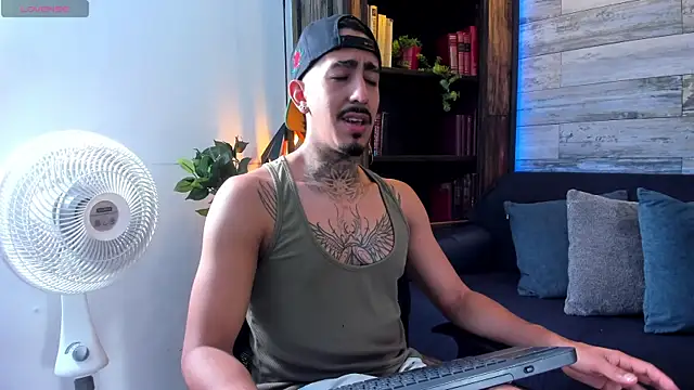 Donovan Desmond online show from April 2026 08:11:01 PM