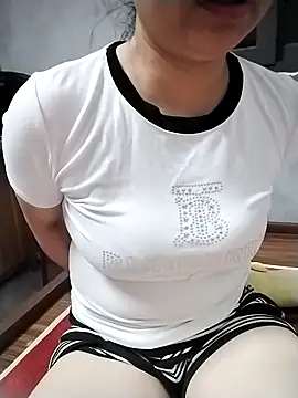 Snapshot of Mie_rose chatting on October 2025 01:01:01 PM Mie rose online show from October 2025 01:01:01 PM