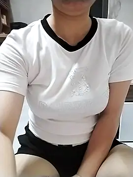 Snapshot of Mie_rose chatting on October 2025 01:41:02 AM Mie rose online show from October 2025 01:41:02 AM