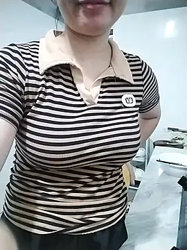 Mie rose online show from April 2026 11:55:02 AM
