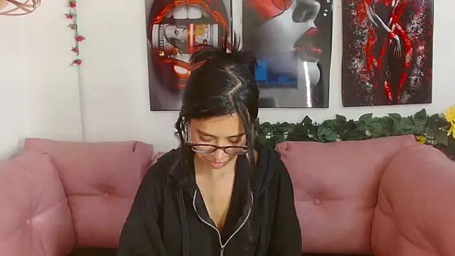 Miahotcs1 online show from March 2026 01:56:01 PM