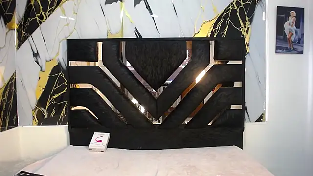 Miahotcs1 online show from February 2026 02:17:02 PM