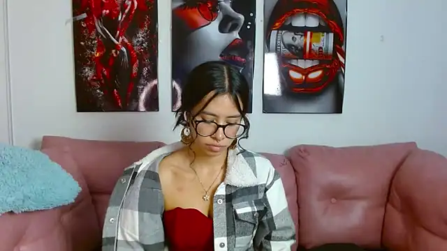 Miahotcs1 online show from March 2026 01:14:01 PM