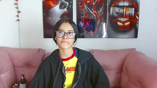 Miahotcs1 online show from March 2026 03:32:02 PM