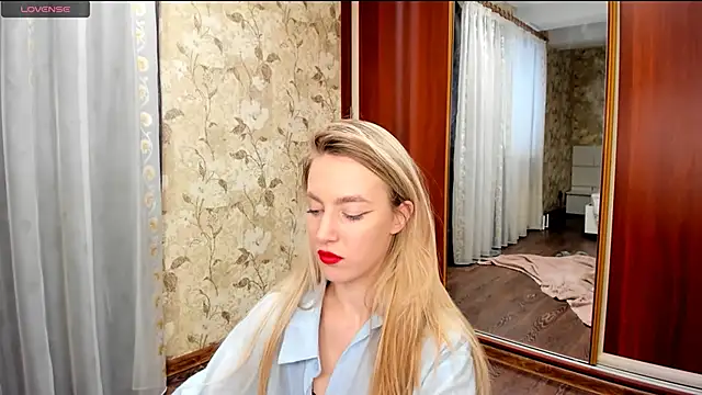 mishapallmer online show from November 2025 09:31:01 AM