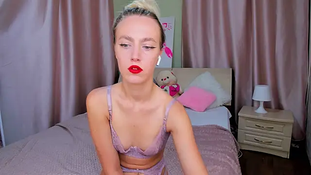 Snapshot of mishapallmer chatting on July 2026 05:24:01 PM mishapallmer online show from July 2026 05:24:01 PM