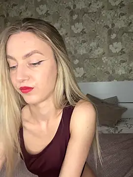 mishapallmer online show from November 2025 02:47:02 AM