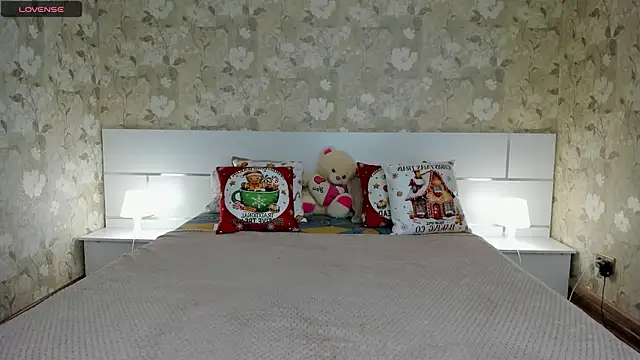 mishapallmer online show from December 2025 06:41:02 AM