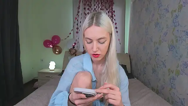 mishapallmer online show from February 2026 06:54:02 AM