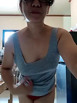 Snapshot of HotAsianDish chatting on October 2025 02:13:02 AM HotAsianDish online show from October 2025 02:13:02 AM