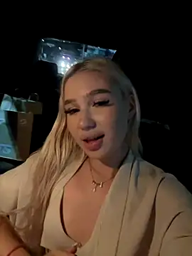 Snapshot of Kiss_Avrora_ chatting on September 2025 05:46:01 PM Kiss Avrora  online show from September 2025 05:46:01 PM