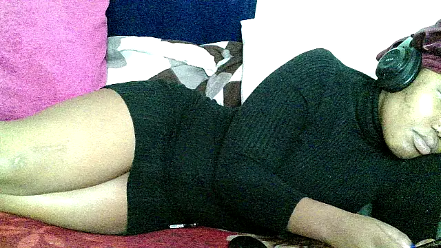 BUNNYCHOWX28 online show from January 2026 05:52:02 PM