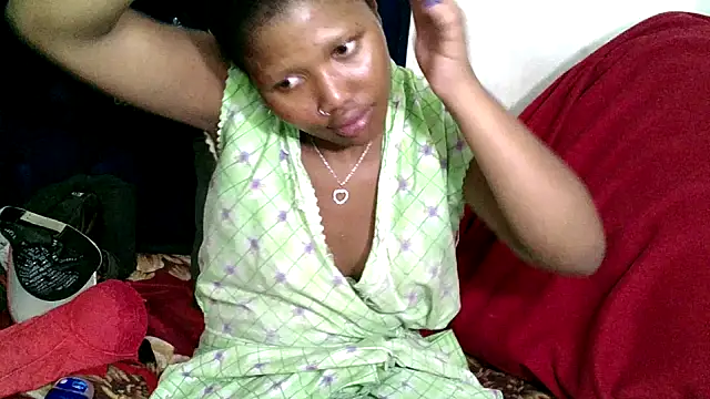 BUNNYCHOWX28 online show from January 2026 06:24:02 PM