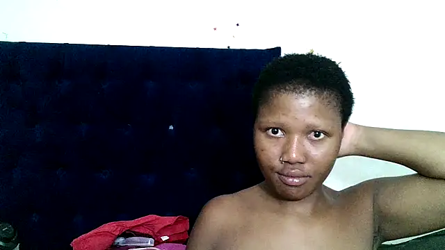 BUNNYCHOWX28 online show from January 2026 06:26:01 PM