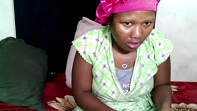 BUNNYCHOWX28 online show from January 2026 04:58:01 PM