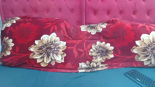 BUNNYCHOWX28 online show from September 2025 09:58:02 PM