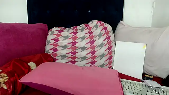 BUNNYCHOWX28 online show from March 2026 07:53:01 PM