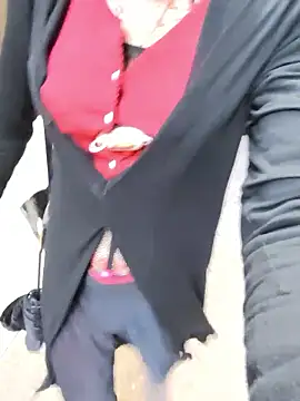 pink-mai online show from November 2025 11:48:02 PM