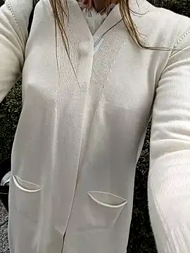 pink-mai online show from December 2025 12:35:02 AM